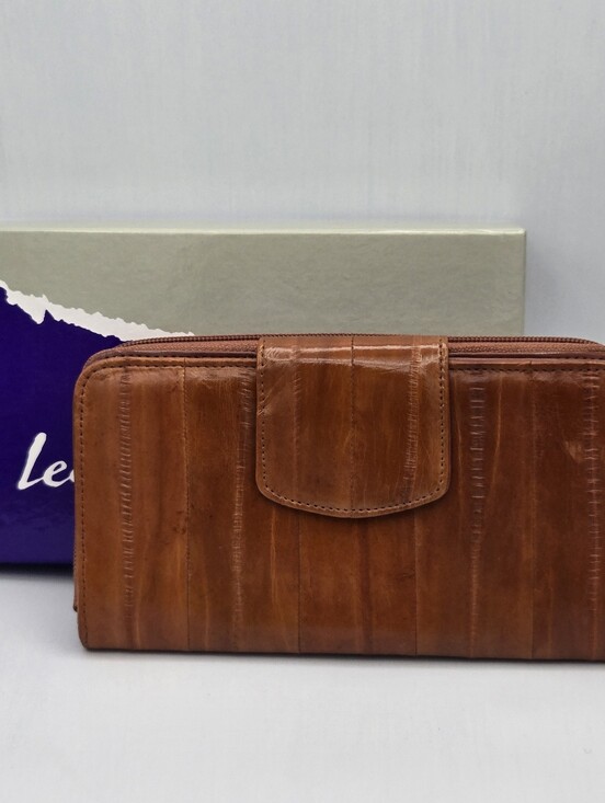 Lee Sands Handbags - Lee Sands Brown Tan Genuine Eelskin Continental Wallet Vintage Clutch